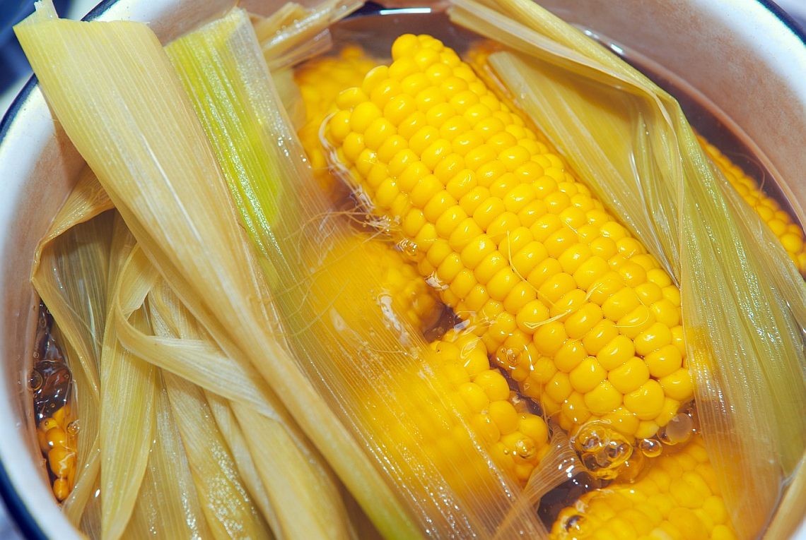 Ešte nie je neskoro: priveďte späť letnú atmosféru varenou kukuricou!